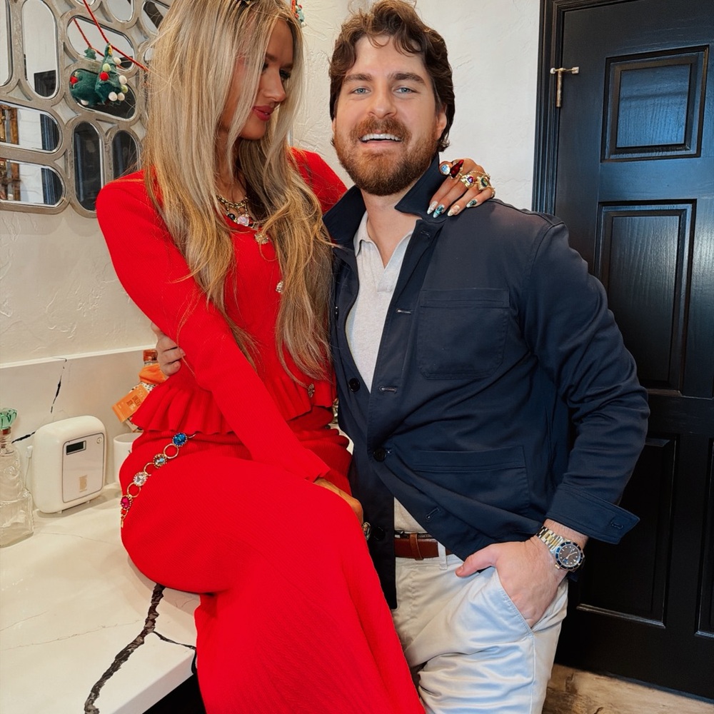 Elegant Red Button-Up Top and Skirt Set - Picture 3 of 3